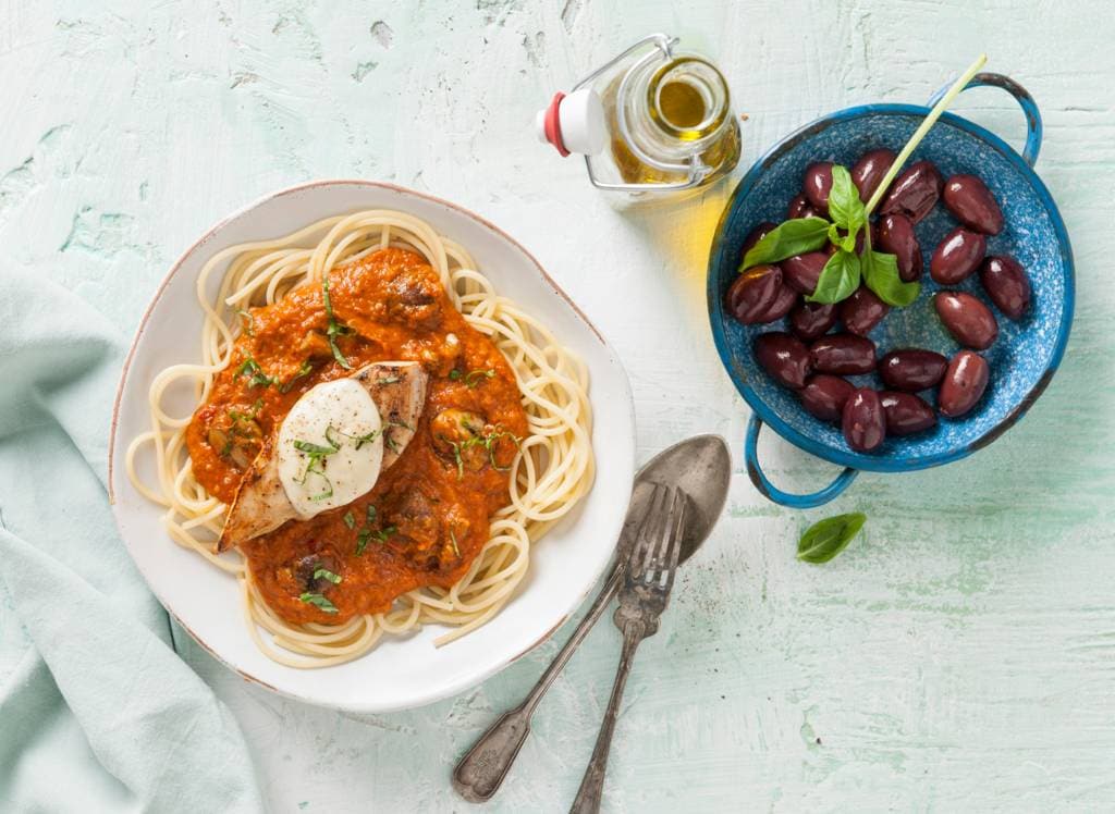 Spaghetti Met Kip Groentesaus Recept Allerhande Albert Heijn