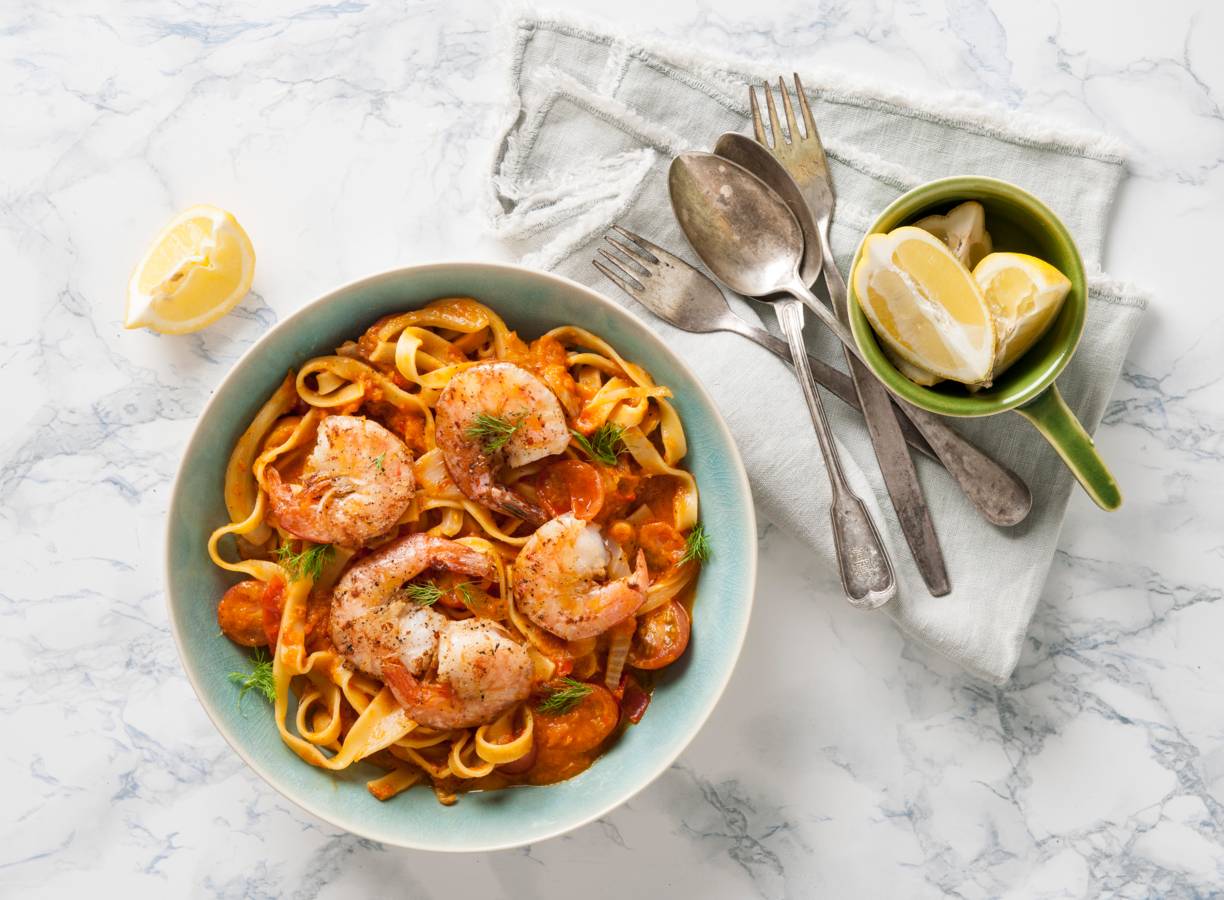 Tagliatelle met paprikasaus, venkel en garnalen