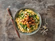 Shanghai paksoi is perfect voor de wok. In een paar minuutjes klaar en nog heerlijk knapperig. 