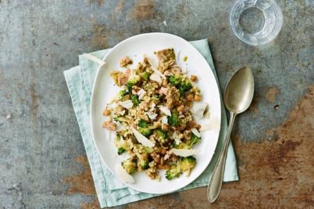 To­nijn­cous­cous met broc­co­li uit de oven