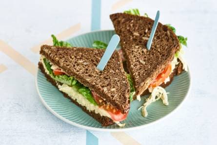 CLT-sandwich met pulled chicken