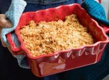 Crumble met herfstfruit. Dit is je nieuwe guilty pleasure!