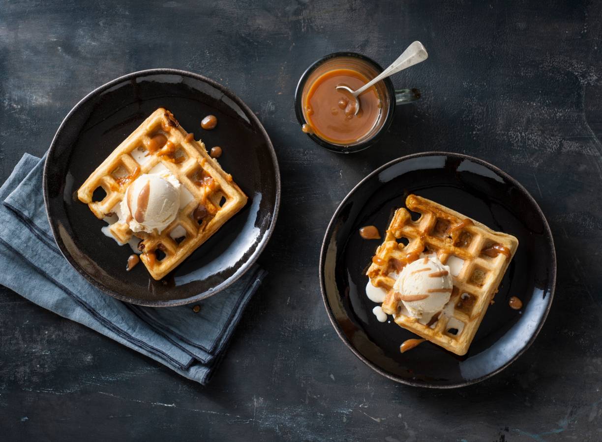 Fudgewafels met vanille-ijs