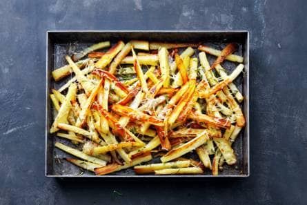 Pastinaakfrites met rozemarijn