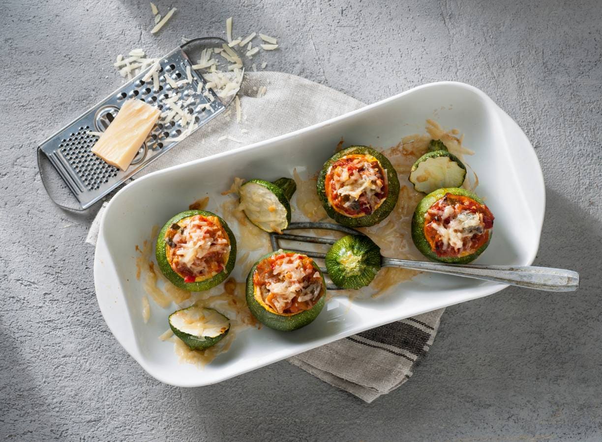 Bolcourgette met ratatouille
