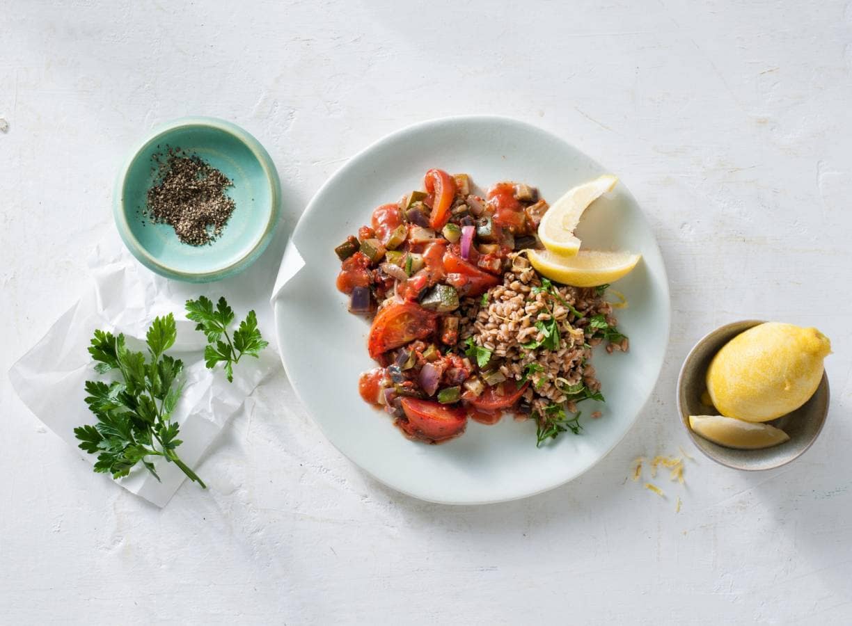 Kruidige spelt met mediterane ratatouille