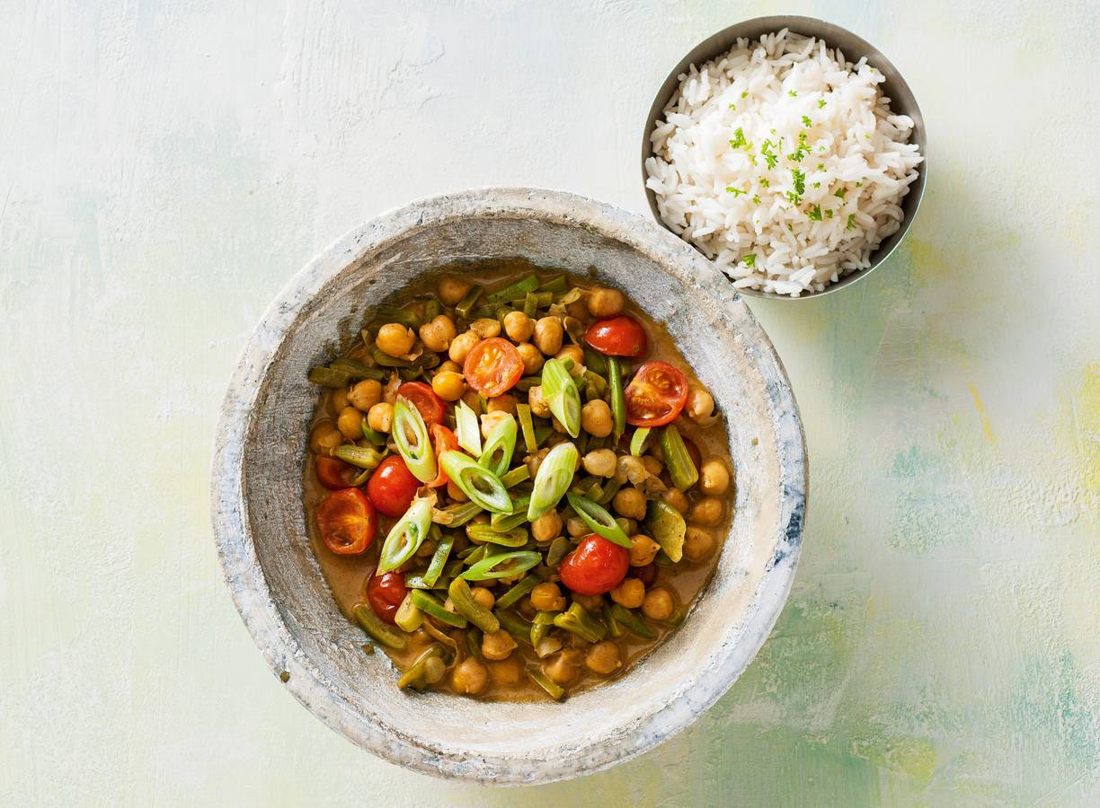 Vegetarische korma met kikkererwten & snijbonen