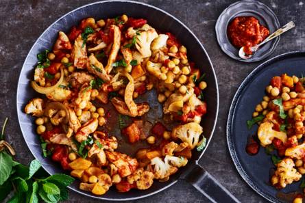Gestoofde harissakip met bloemkool & munt