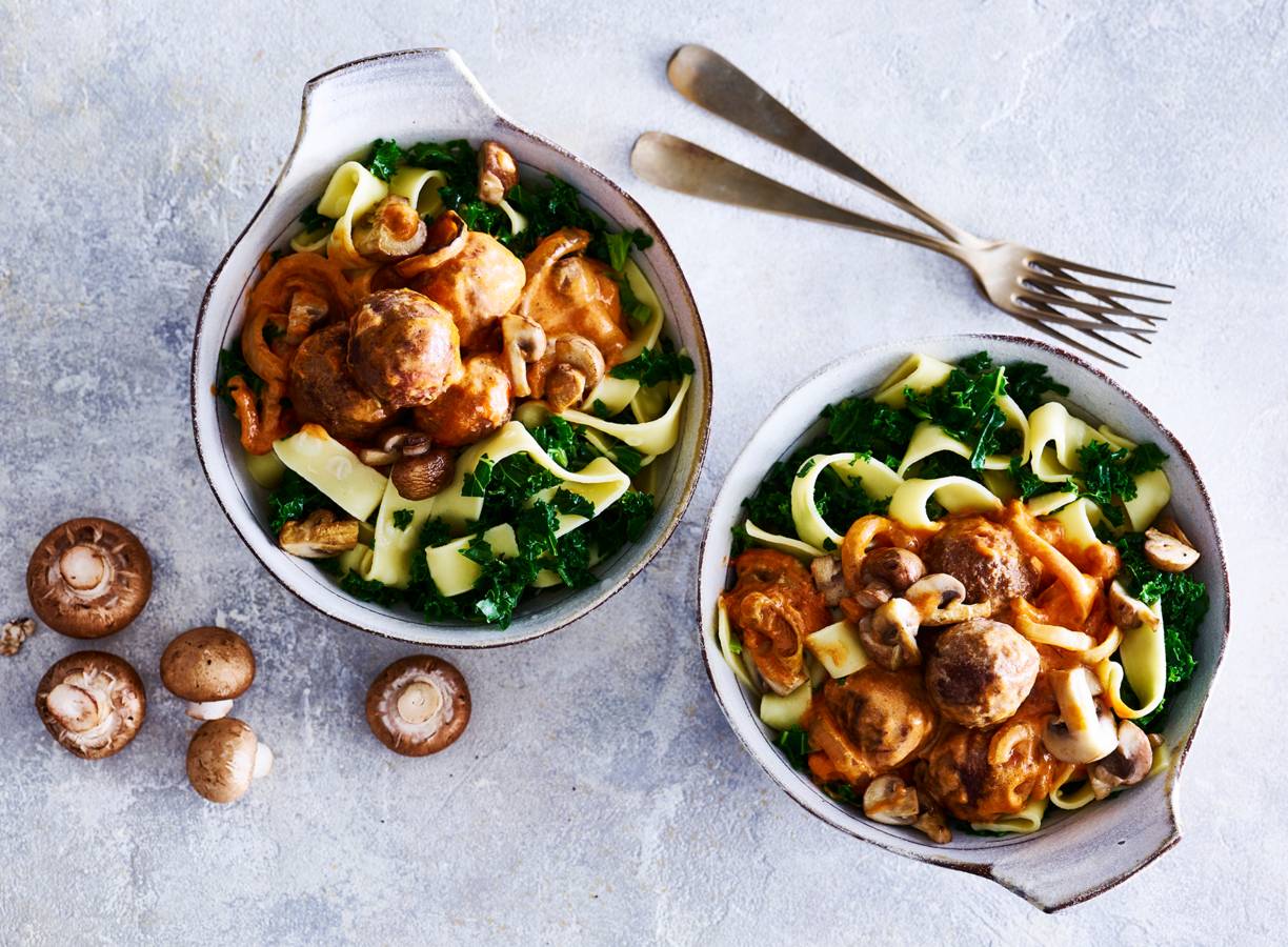 Runderballetjes met pasta & champignonsaus