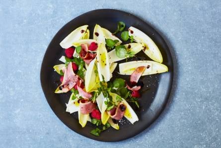 Lofsalade met gerookte eendenborst