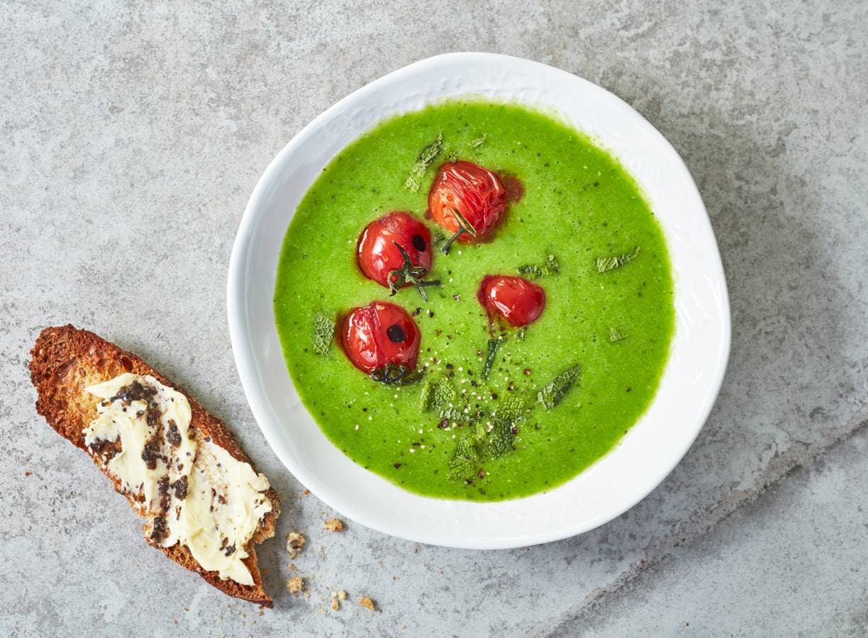 Tuinerwtensoep met geroosterde cherrytomaten