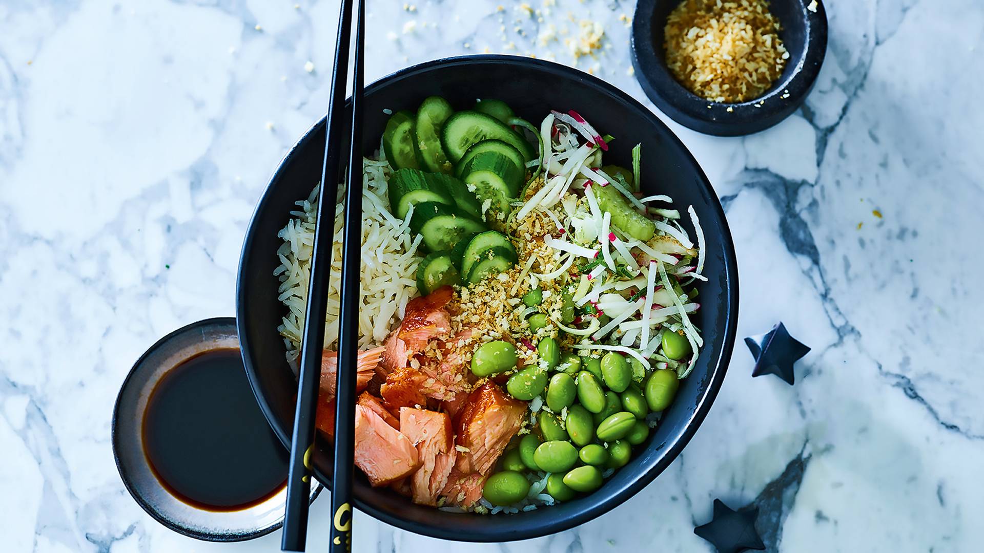 Sushisalade met komkommer & panko recept Allerhande Albert Heijn België