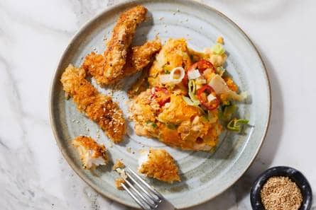 Zelfgemaakte vissticks met spicy korstje