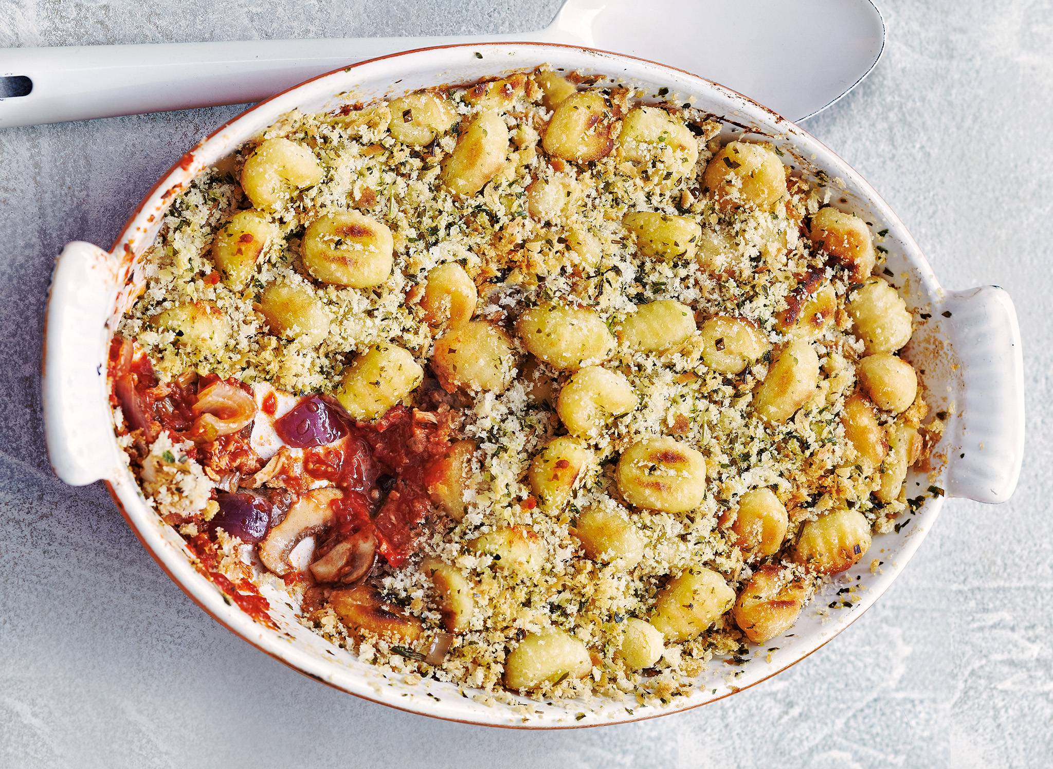 Ovengnocchi met tonijn, champignons en tomaat-image