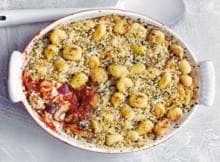 Deze mediterrane ovenschotel kan altijd: lekker snel en lekker anders, met gnocchi.