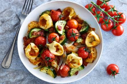 Verse tortelloni met geroosterde groenten