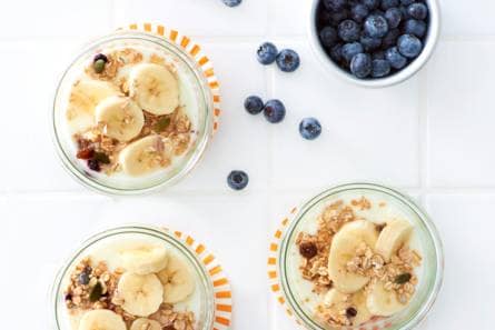 Yoghurt met ontbijtgranen