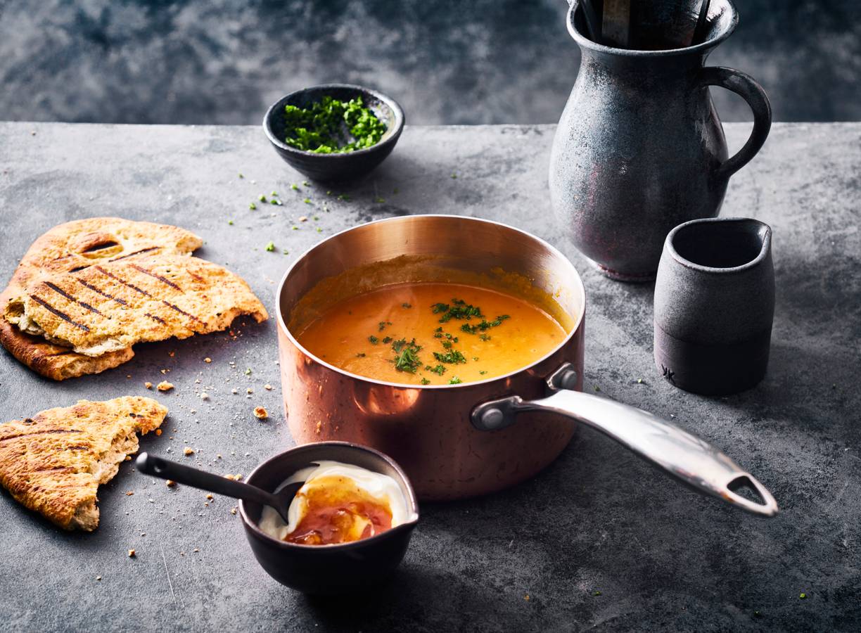 Indiase zoete-aardappelsoep met kokosmelk