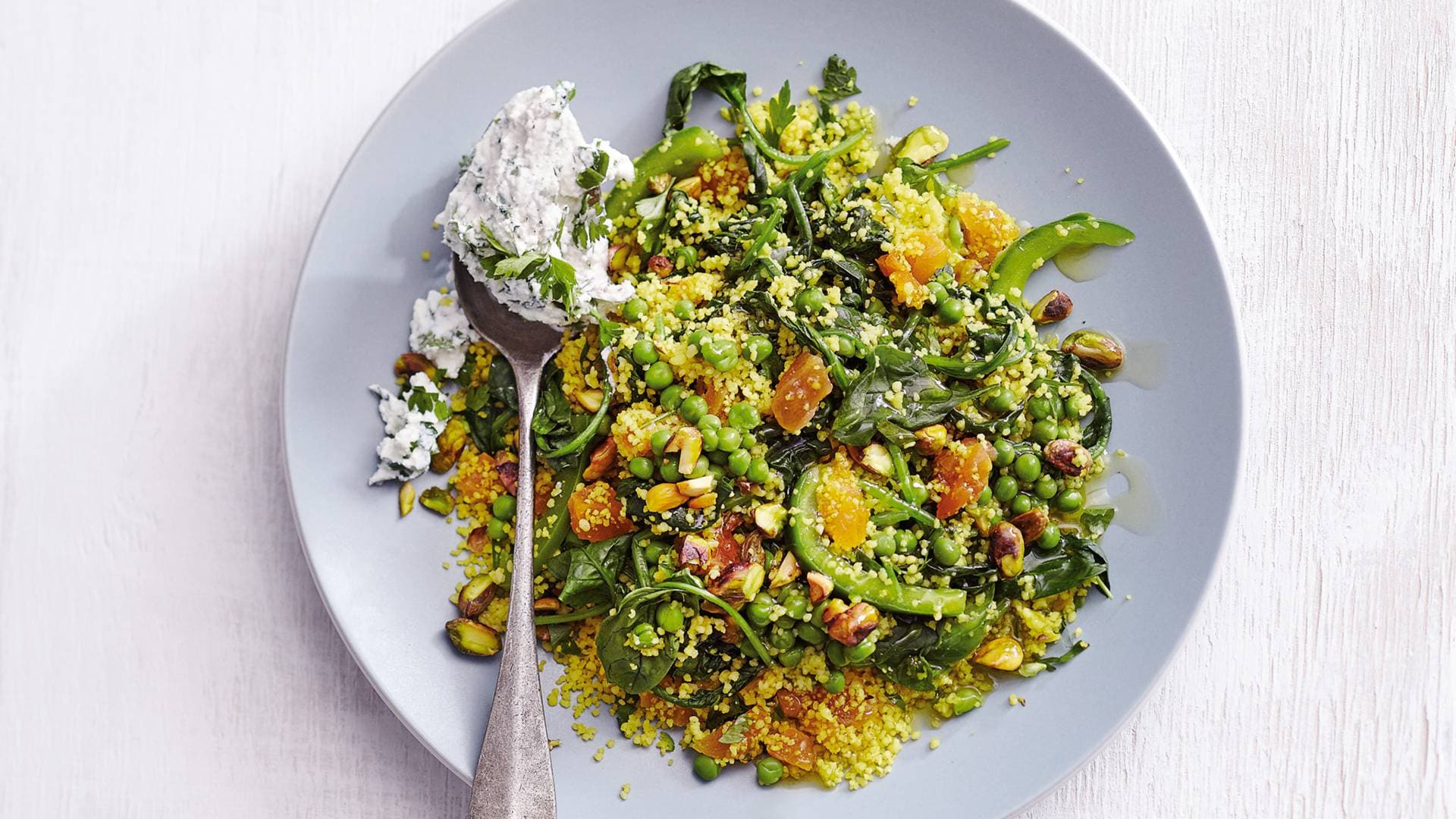 Lauwwarme couscous met groenten en kruidenricotta recept Allerhande