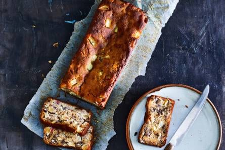 Appelcake van amandelmeel & honing