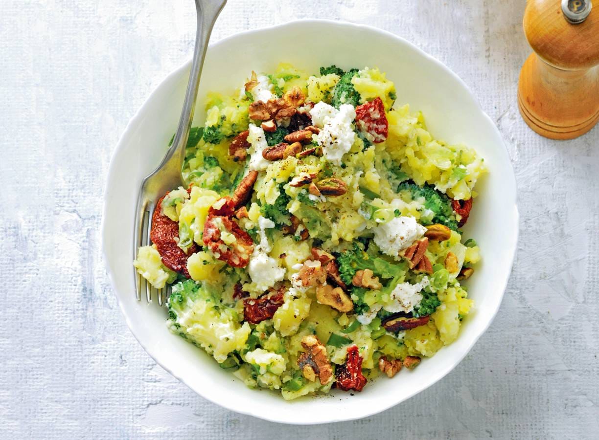 Broccolistamppot met noten en geitenkaas