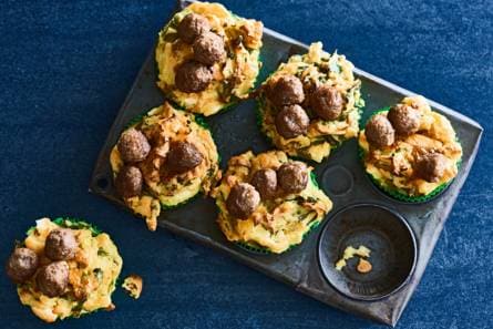Andijviemuffins met feta en soepballetjes