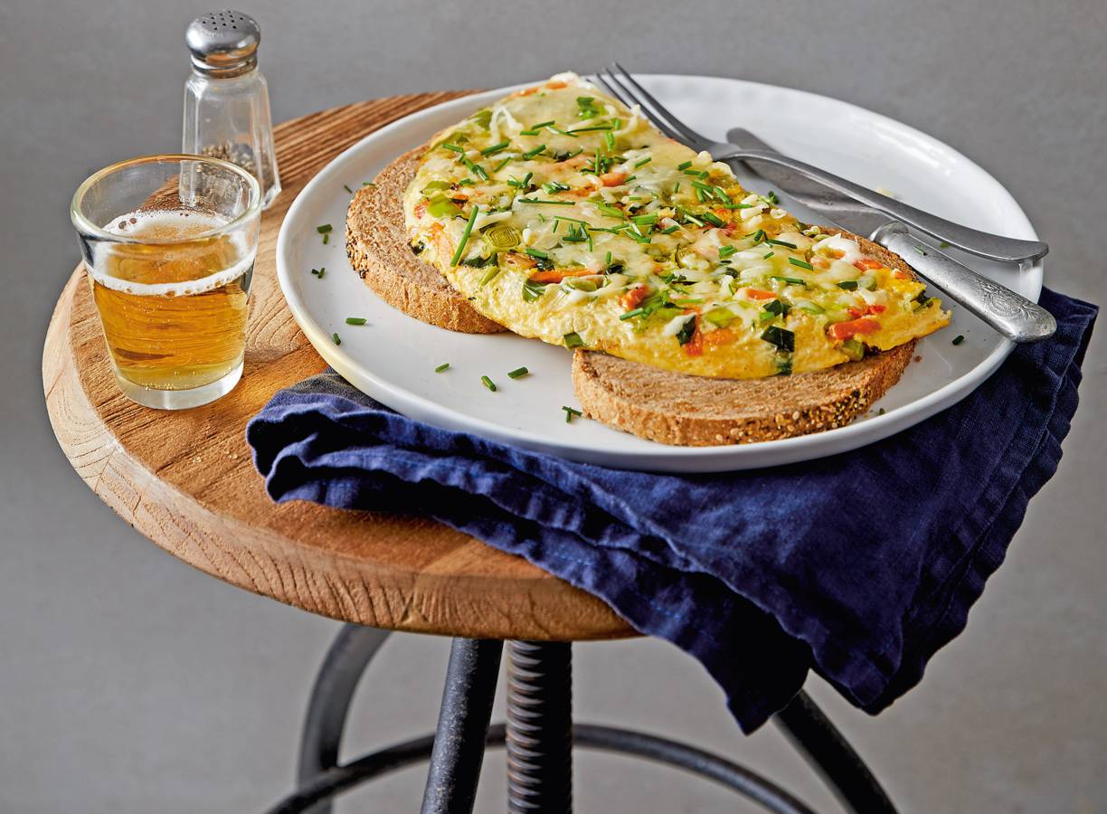 Volkorenbrood met boerenomelet