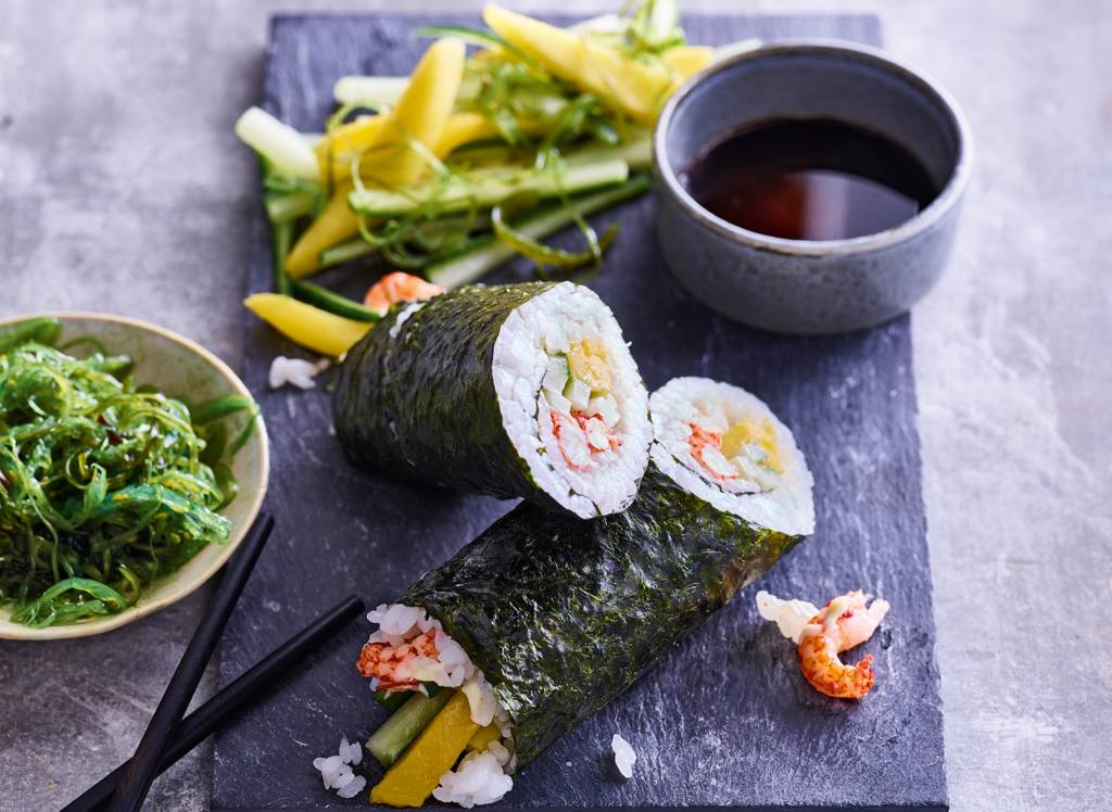 Sushi burrito met rivierkreeftjes recept - Allerhande | Albert Heijn