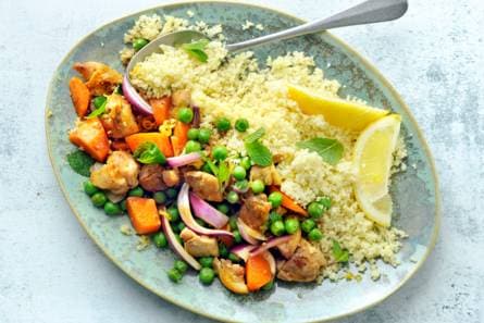 Kip-groentestoof met couscous en munt