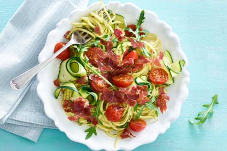 Spaghetti met courgette & krokante parmaham