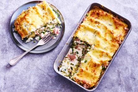 Tonijnlasagne met groene groenten en selderij-ricottasaus