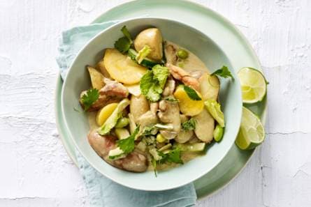 Aardappelcurry met wokgroente
