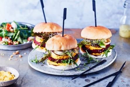 Bietenburgers van de BBQ