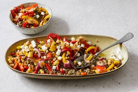 Lauwwarme linzensalade met geitenkaas
