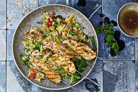 Gegrilde Thaise kipsaté met kokos-muntquinoa