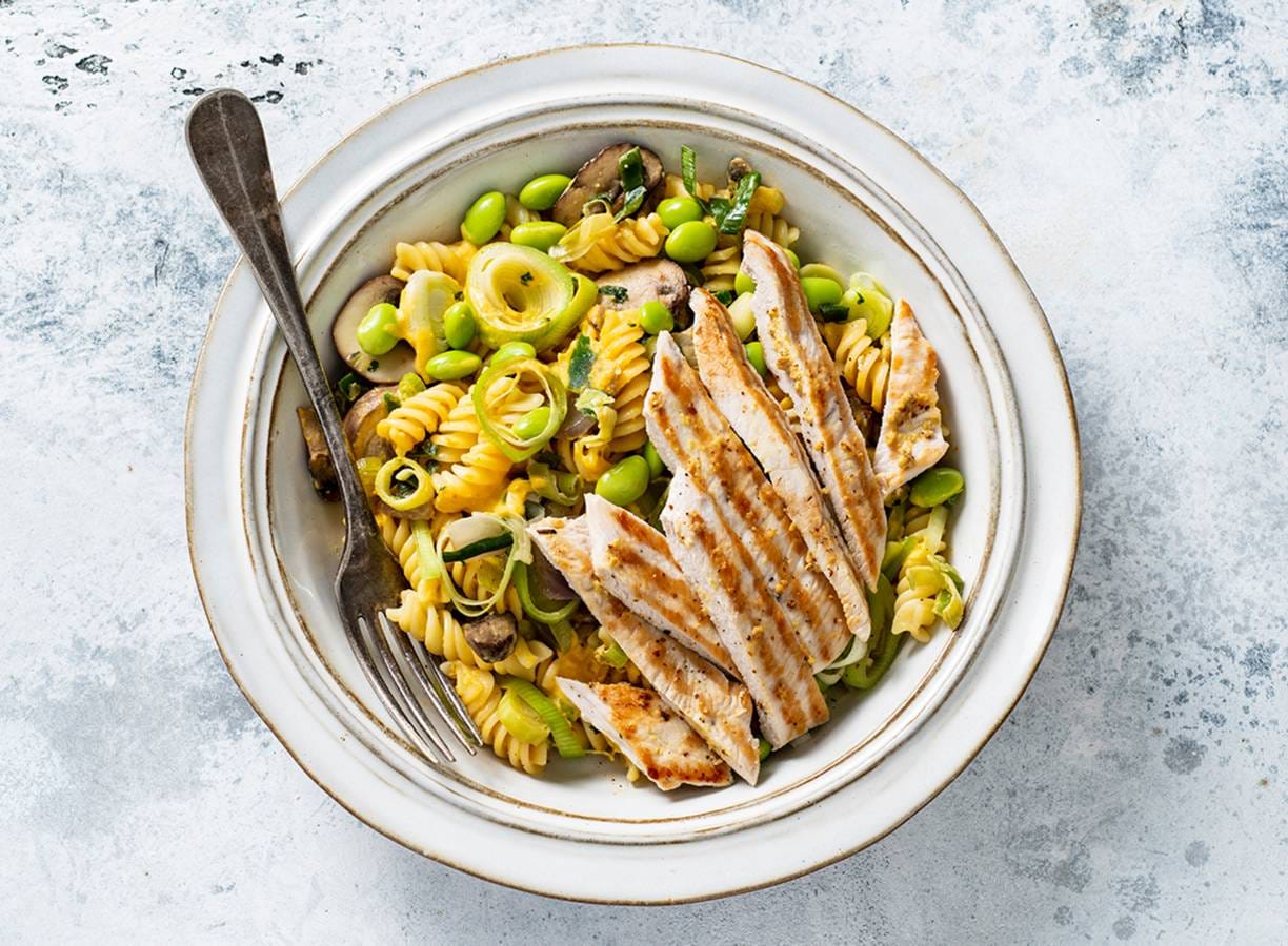 Gegrilde kalkoen met romige pompoen-saliepasta