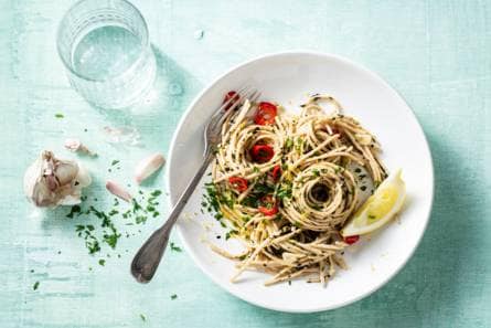 Vegan pasta aglio olio met zeewier