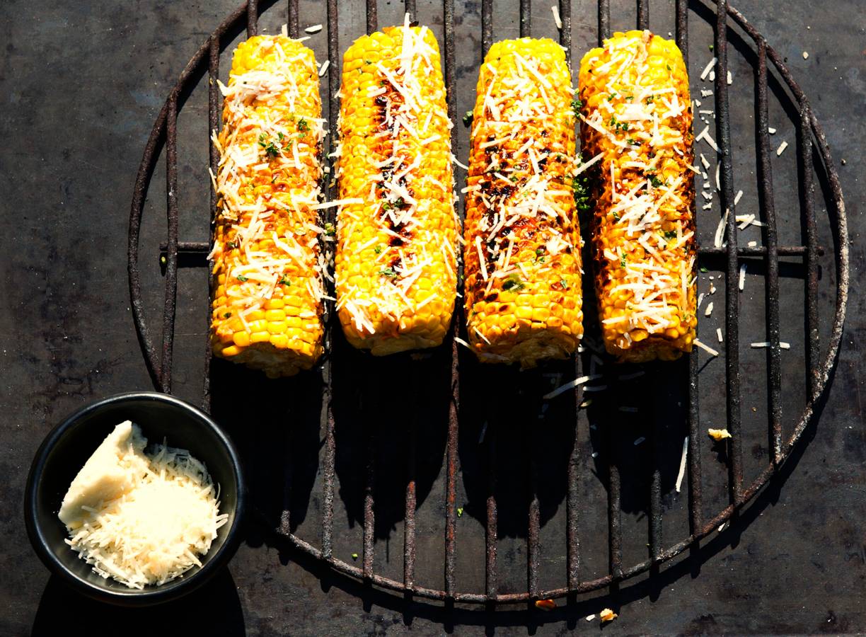 Gegrilde maiskolven met chipotleboter
