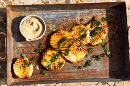 Jords knolselderijsteaks met chimichurri