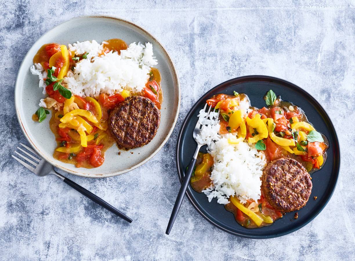 Steak de boeuf met rijst & tomaten met verse oregano