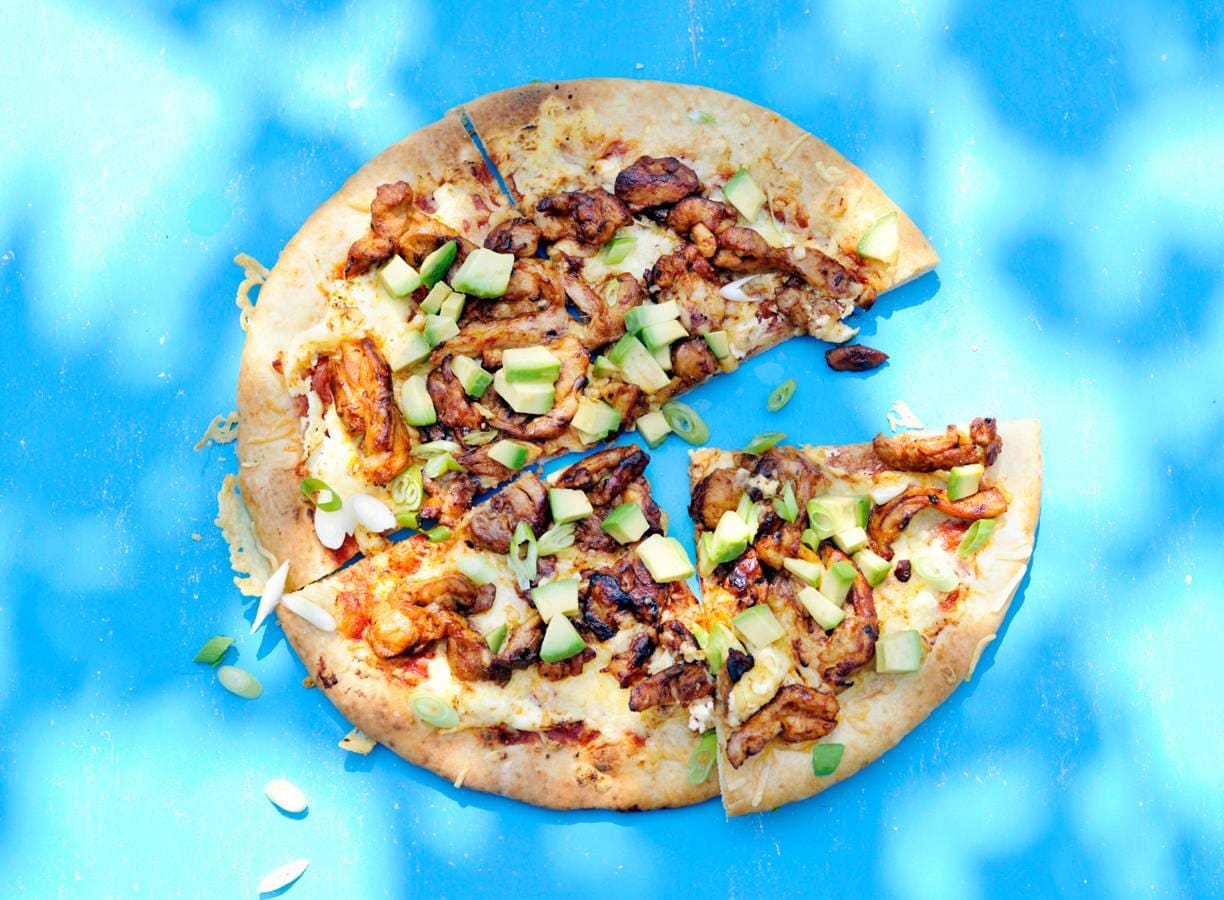 BBQ-chicken pizza