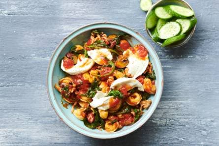 Pasta met kipgehakt, spinazie & tomatensaus