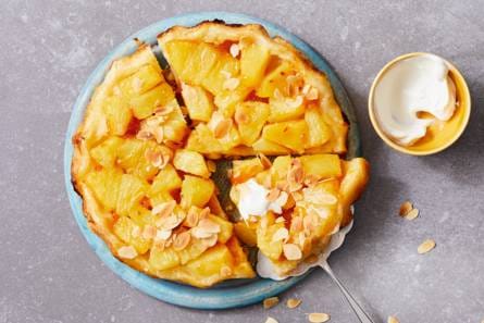 Ananas-tarte tatin met mangochutney en zure room