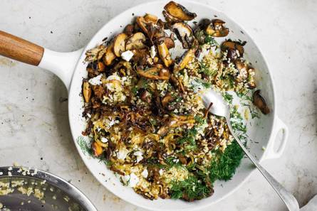 Bulgur met paddenstoelen en feta van Yotam Ottolenghi