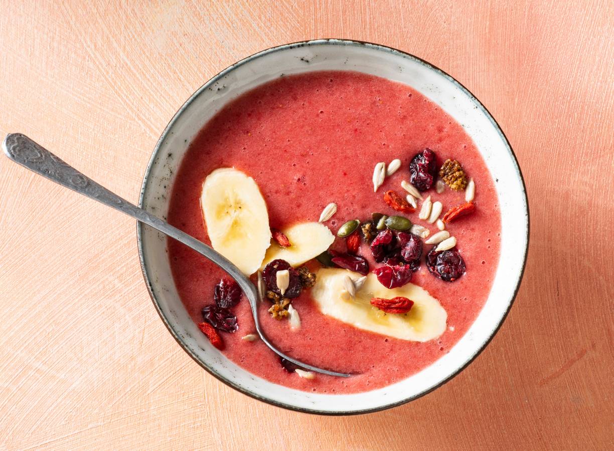 Cranberry-smoothiebowl met aardbeien
