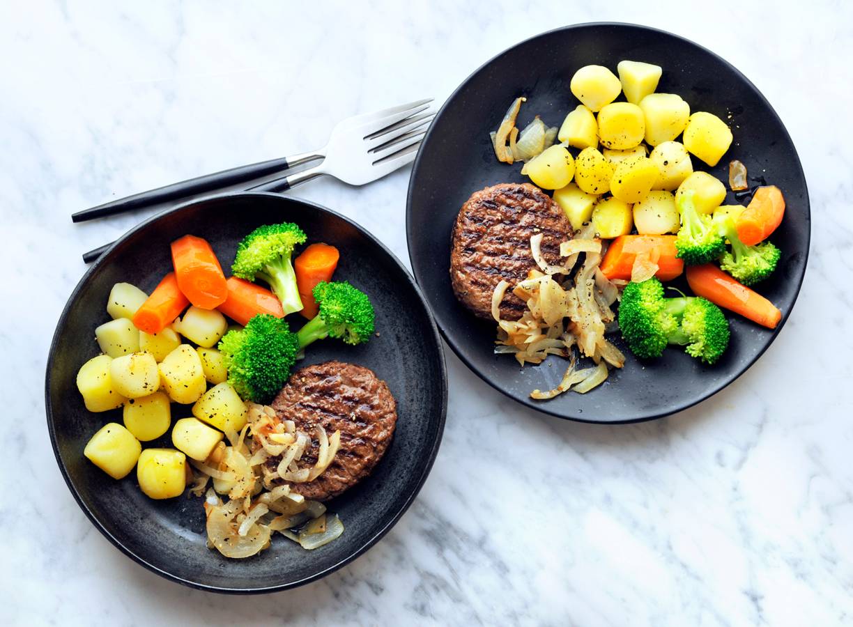 Rundertartaar met peen, broccoli en ui