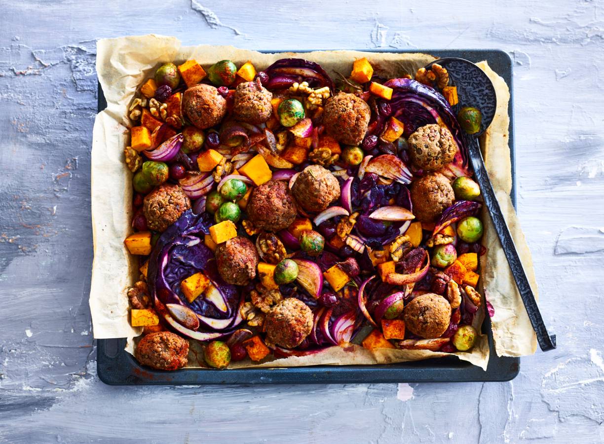 Rainbow traybake van Estée Strooker