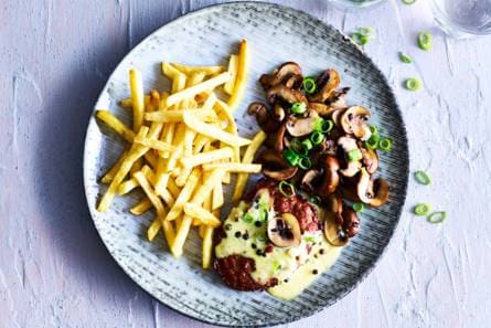 Vegan biefstuk met peperroomsaus en ovenfrites