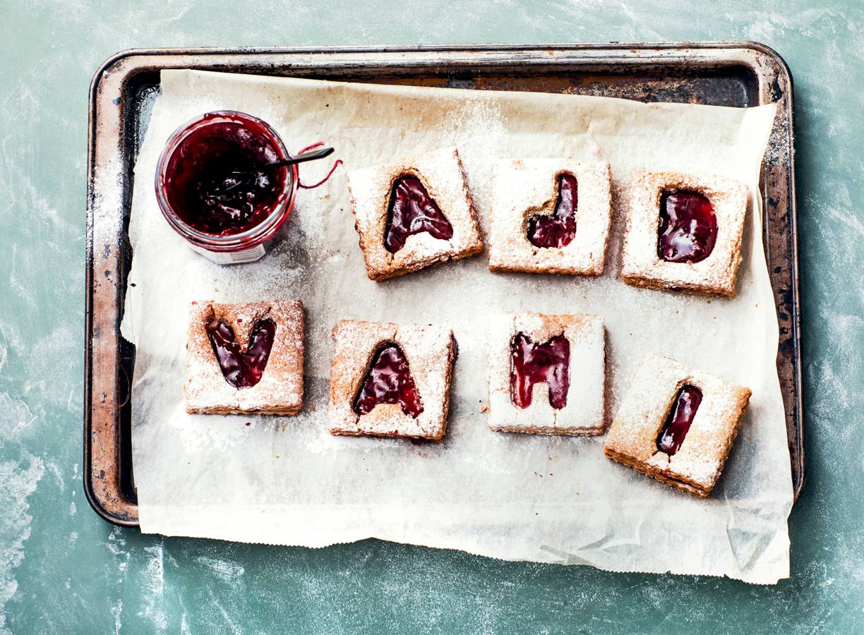 Lettersandwichkoekjes met jam