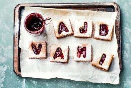 Lettersandwichkoekjes met jam